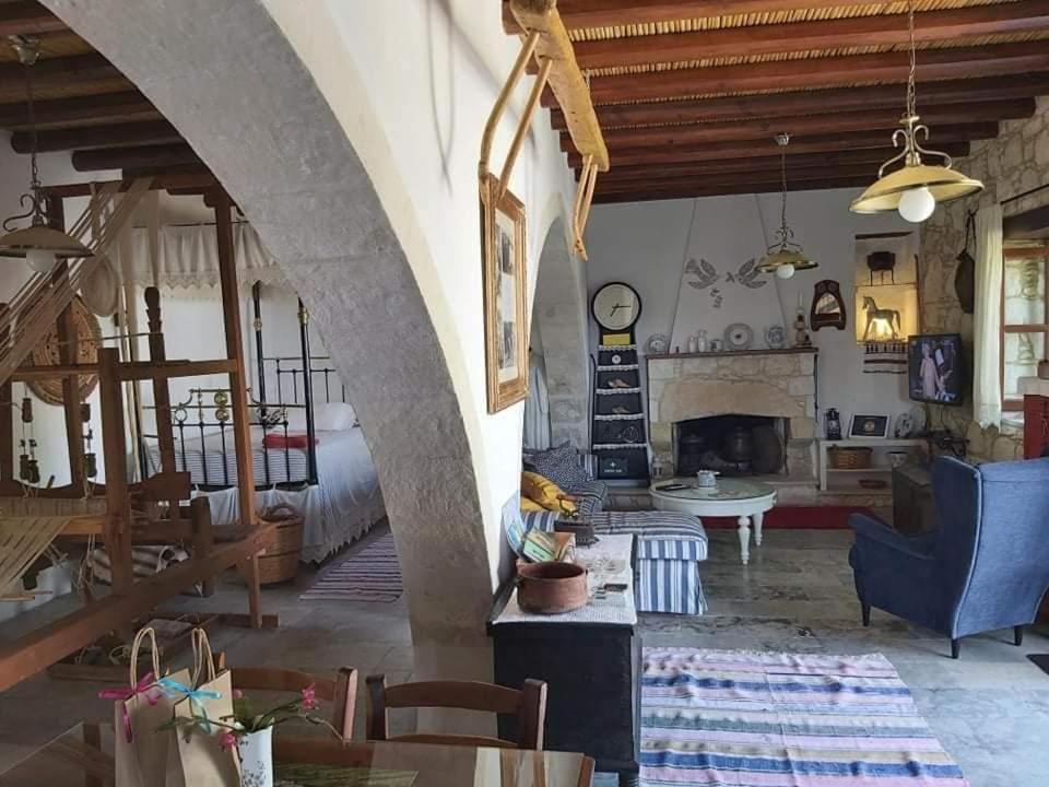 Aliki'S House 1+ 2 Guest House Polis Bagian luar foto